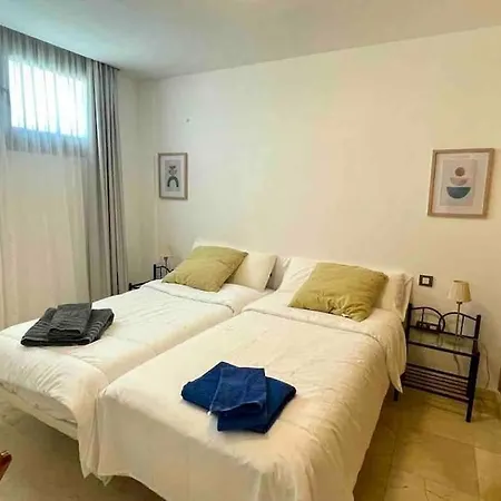 Corralejo Apartment شقة *