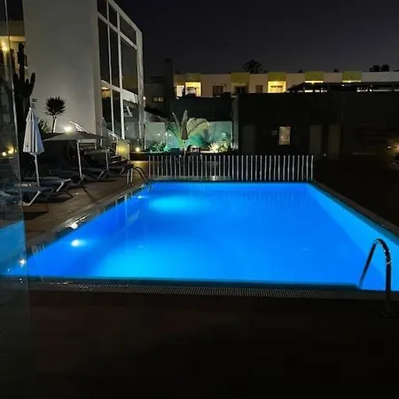 Corralejo Apartment شقة *